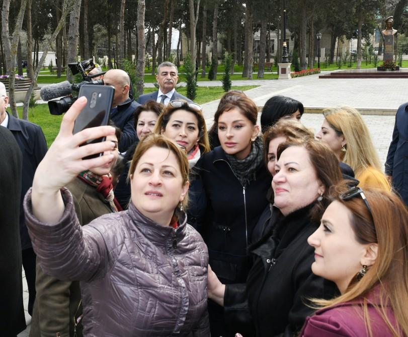 Azerbaijani president, First lady view conditions created at reconstructed Neftchilar park in Baku (PHOTO)