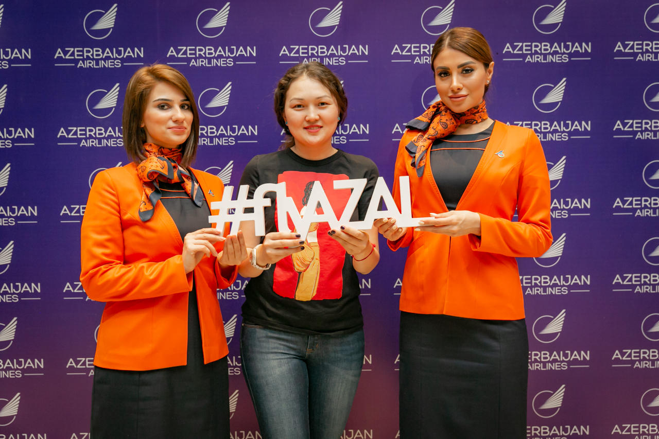 AZAL Almatıda yeni müntəzəm aviareysin təqdimatını keçirib (FOTO)