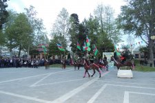 Флаги Азербайджана, Карабахские скакуны и военнослужащие (ФОТО)