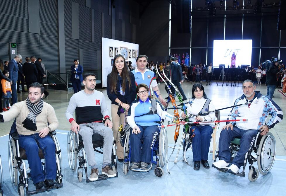 Heydar Aliyev Foundation VP Leyla Aliyeva views exhibition showcasing handiworks by children and youth with disabilities and social center residents (PHOTO)