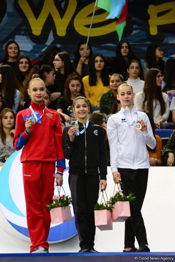 Azərbaycan gimnastları 3 medal qazanıblar: AGF Junior Trophy beynəlxalq turnirinin ip, top, gürz və lentlə hərəkətlərdə qalibləri mükafatlandırılıb (FOTO)