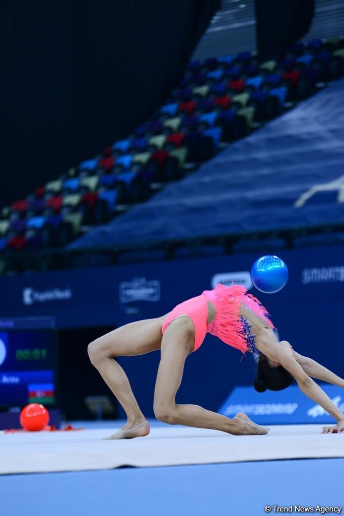 Bakıda bədii gimnastika üzrə II AGF Junior Trophy beynəlxalq turnirinin ikinci günü start götürüb (FOTO)