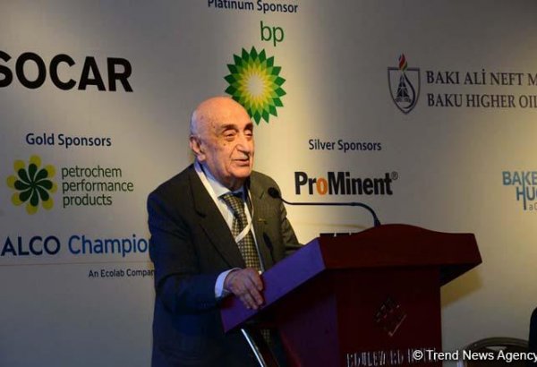 Хошбахт Юсифзаде: Азербайджан поставил на мировые рынки сотни миллионов тонн нефти