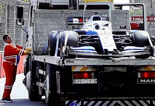 Формула 1 в Баку: Пилот команды Williams  прервал первый свободный заезд (Фото)