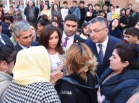 Azerbaijan's First Vice-President Mehriban Aliyeva meets with IDPs (PHOTO)