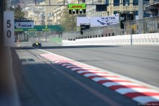 Bakıda Formula 2 yarışı üzrə birinci sərbəst yürüşlərə start verilib (FOTO)
