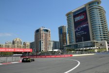 Bakıda Formula 2 yarışı üzrə birinci sərbəst yürüşlərə start verilib (FOTO)