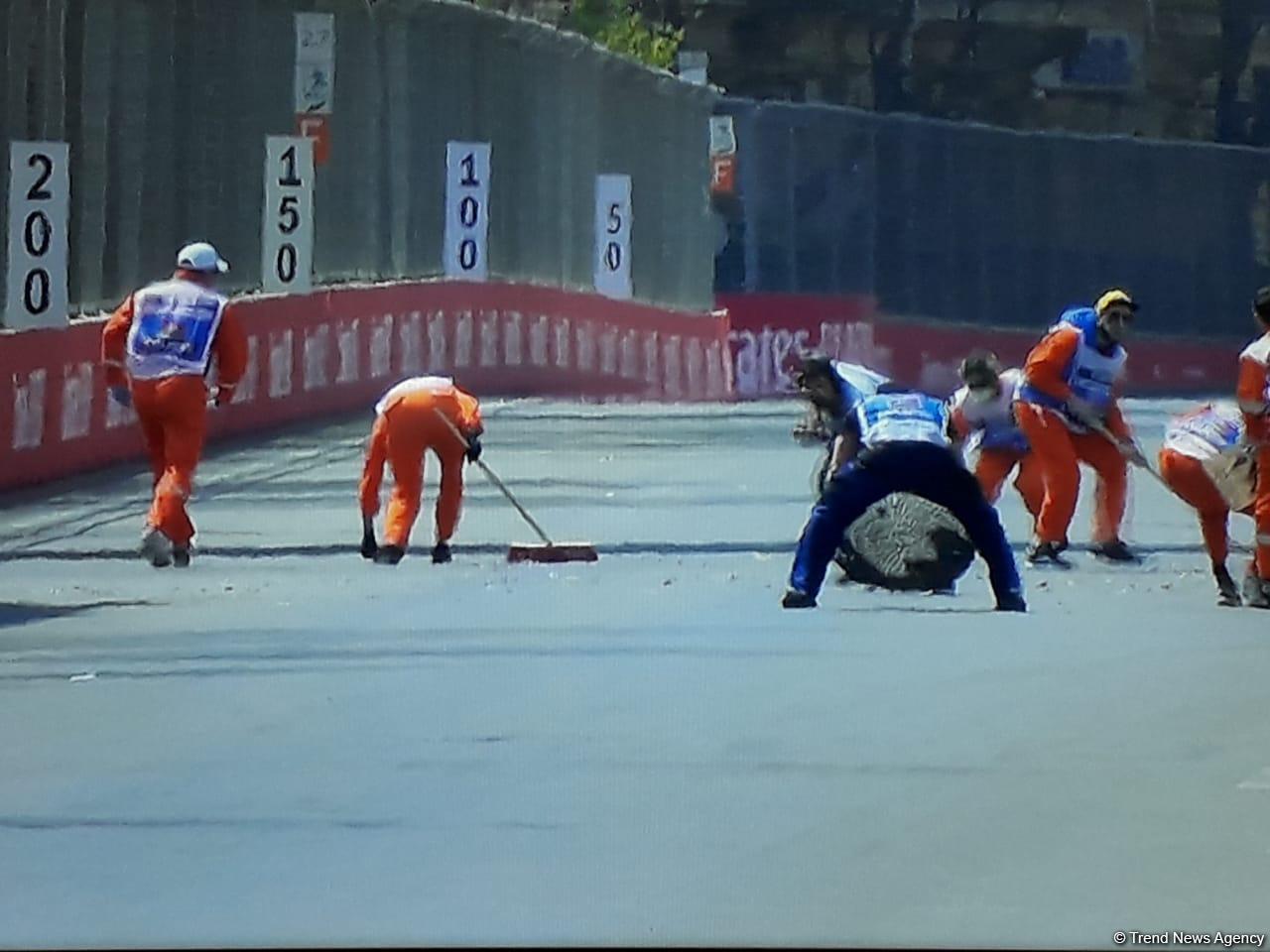 Во время квалификации FIA Formula-2 в Баку произошла авария