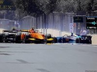 3 pilots of F2™ stop race due to accident at Formula 1 SOCAR Azerbaijan Grand Prix 2019 (PHOTO) - Gallery Thumbnail