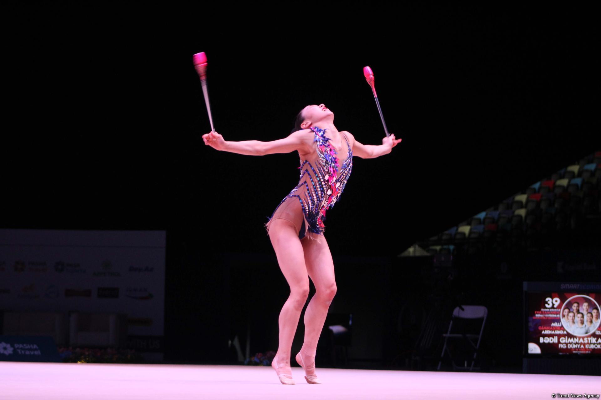 Определились финалистки Кубка мира по художественной гимнастике в Баку в упражнениях с булавами