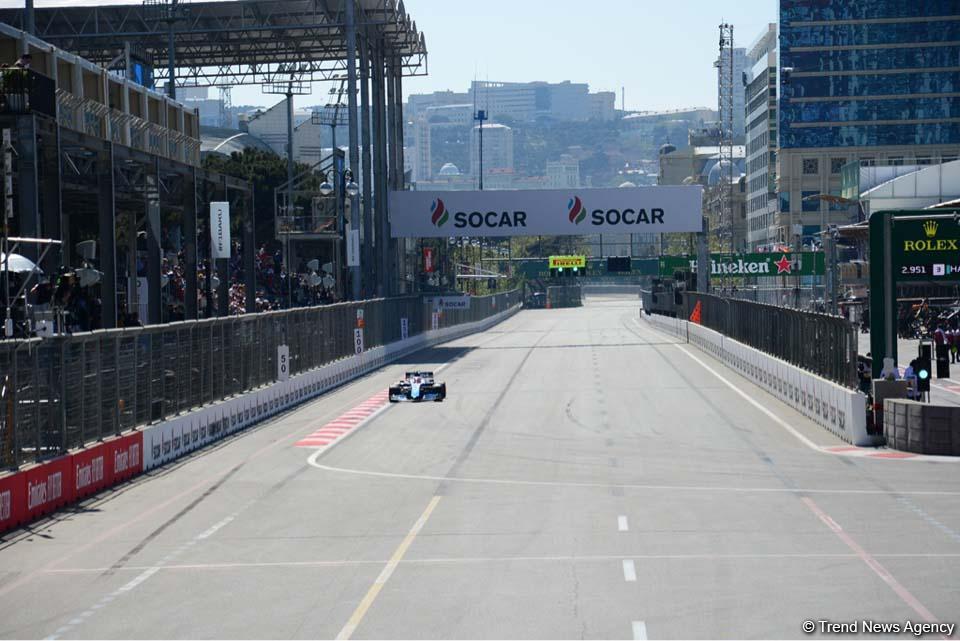 Formula 1 bolidlərinin sıralama turu başlayıb (FOTO)