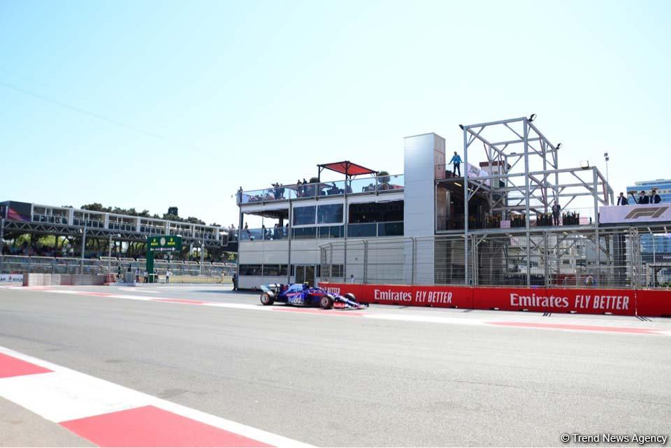 Formula 1 bolidlərinin sıralama turu başlayıb (FOTO)