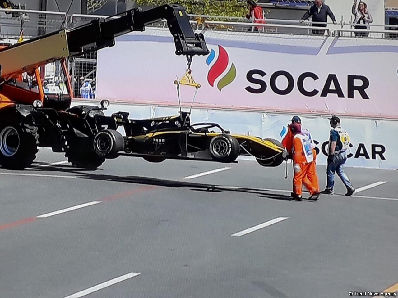 Formula 2-də qəzalar – Üç pilot yarışı dayandırdı (FOTO)