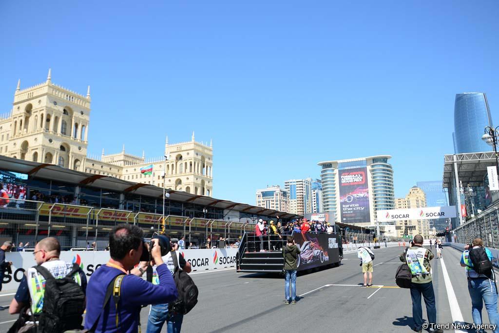 Определились победители соревнований FIA Formula-2 в Баку (ФОТО)