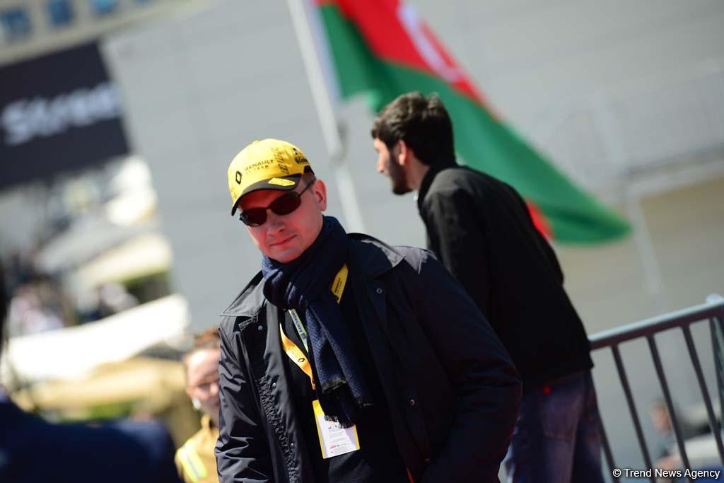 Bakıda Formula 2 üzrə ikinci yarışa start verildi (FOTO)