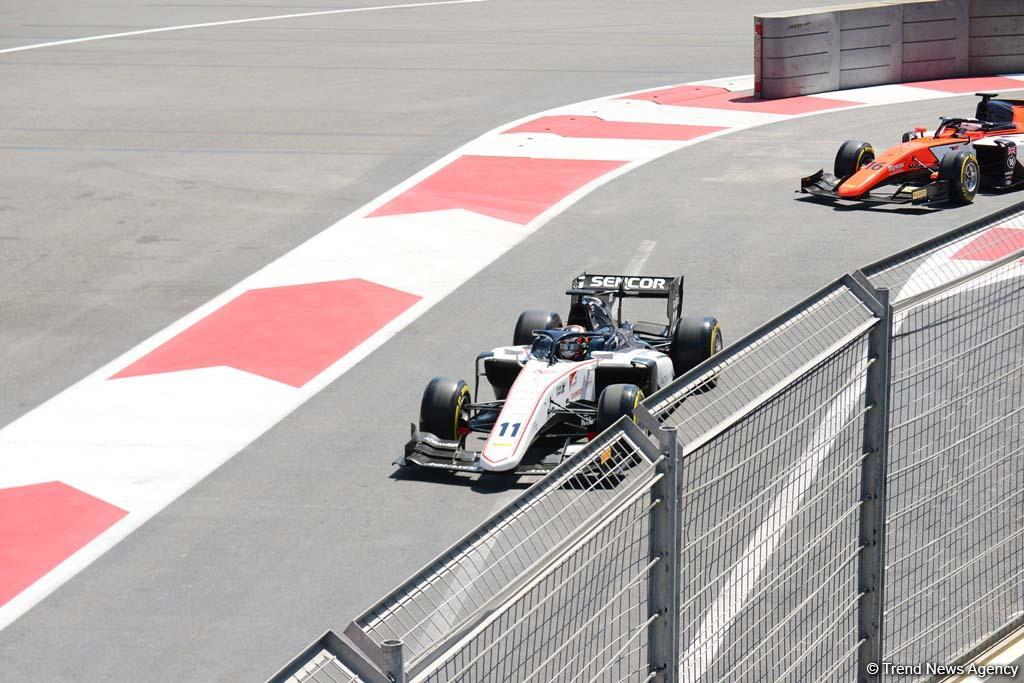 Bakıda Formula 2 üzrə ikinci yarışa start verildi (FOTO)