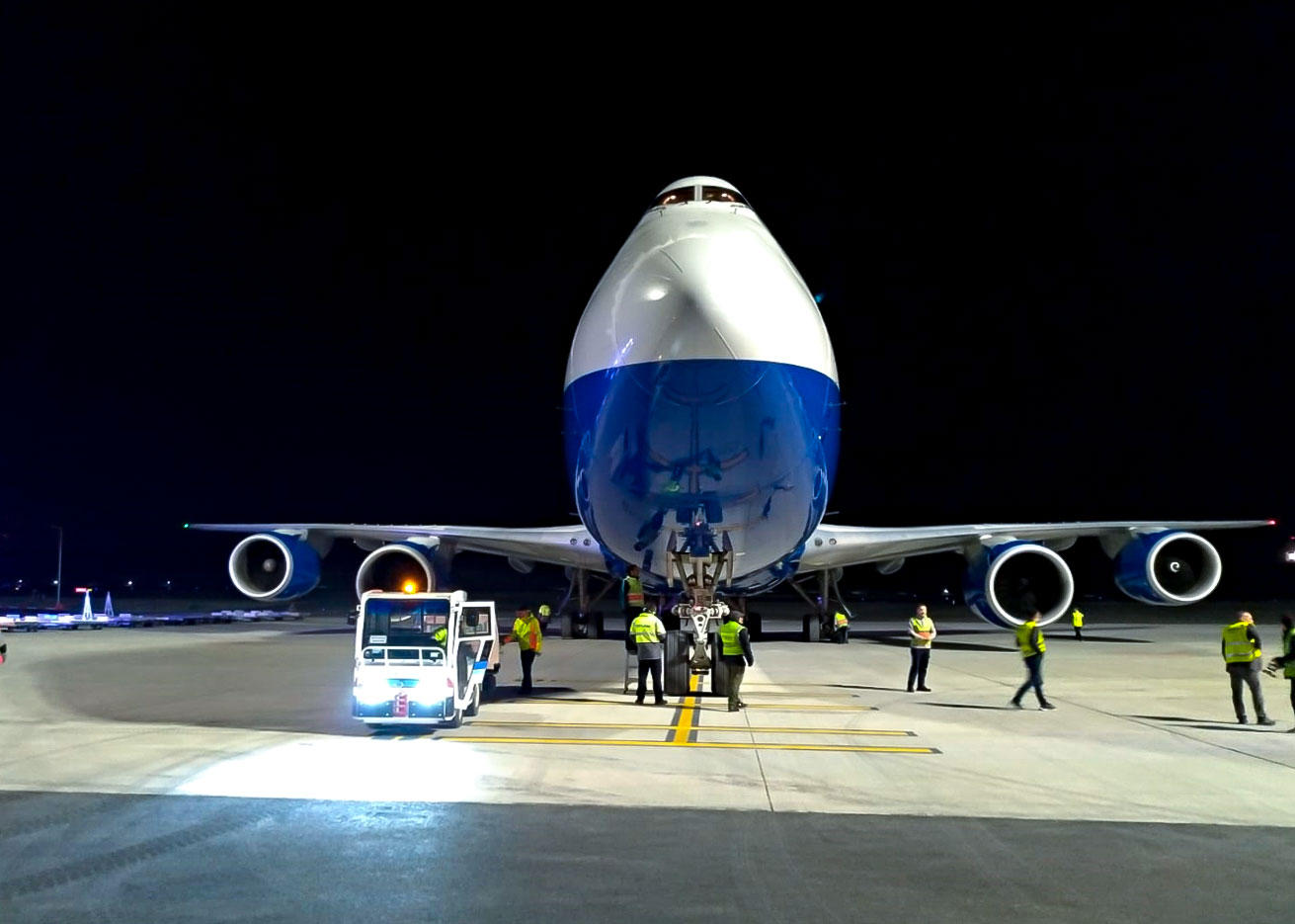 Azərbaycanın “Boeing 747” yük təyyarəsi ilk dəfə İstanbulun yeni hava limanına eniş edib (FOTO)