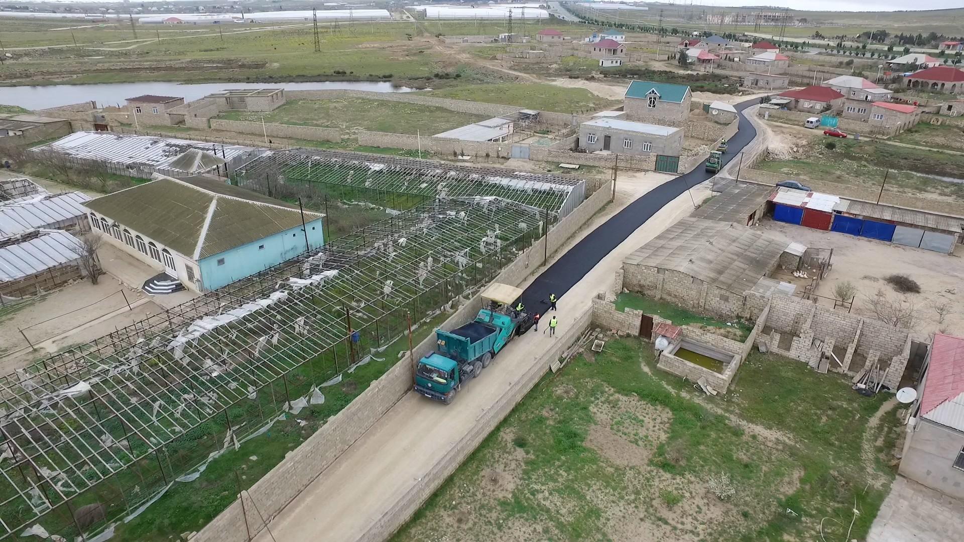 В бакинских поселках идет масштабная реконструкция дорожной инфраструктуры (ФОТО) - Gallery Image