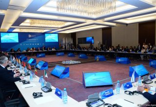 Всемирный форум по межкультурному диалогу в Баку продолжается пленарными и промежуточными сессиями