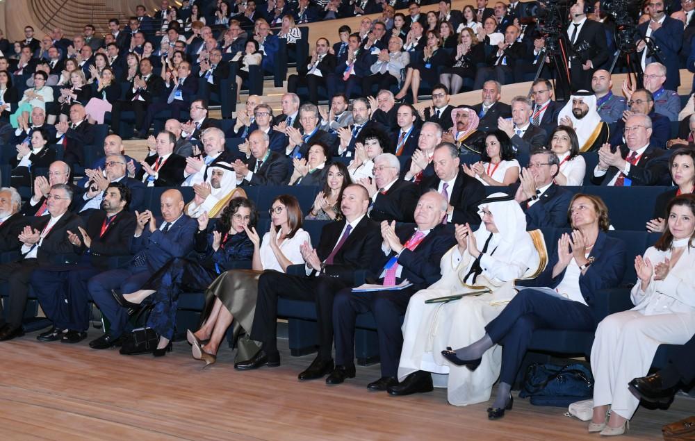 Prezident İlham Əliyev və birinci xanım Mehriban Əliyeva Bakıda V Ümumdünya Mədəniyyətlərarası Dialoq Forumunun açılışında iştirak ediblər (YENİLƏNİB-4) (FOTO)