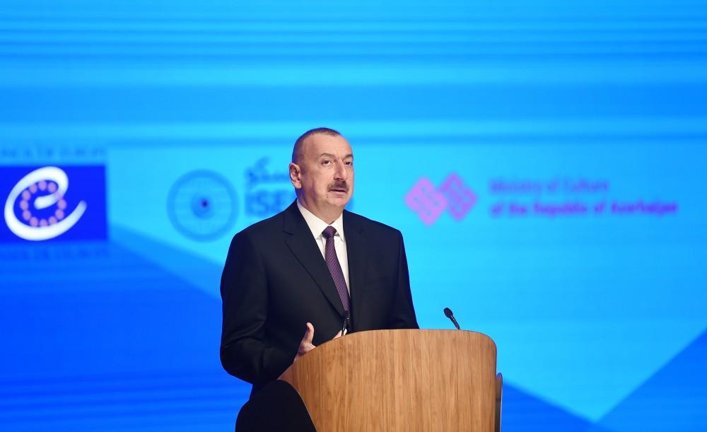 Президент Ильхам Алиев: Созданная нами в последние годы современная транспортная инфраструктура уже превратила Азербайджан в важную транзитную страну (версия 2)