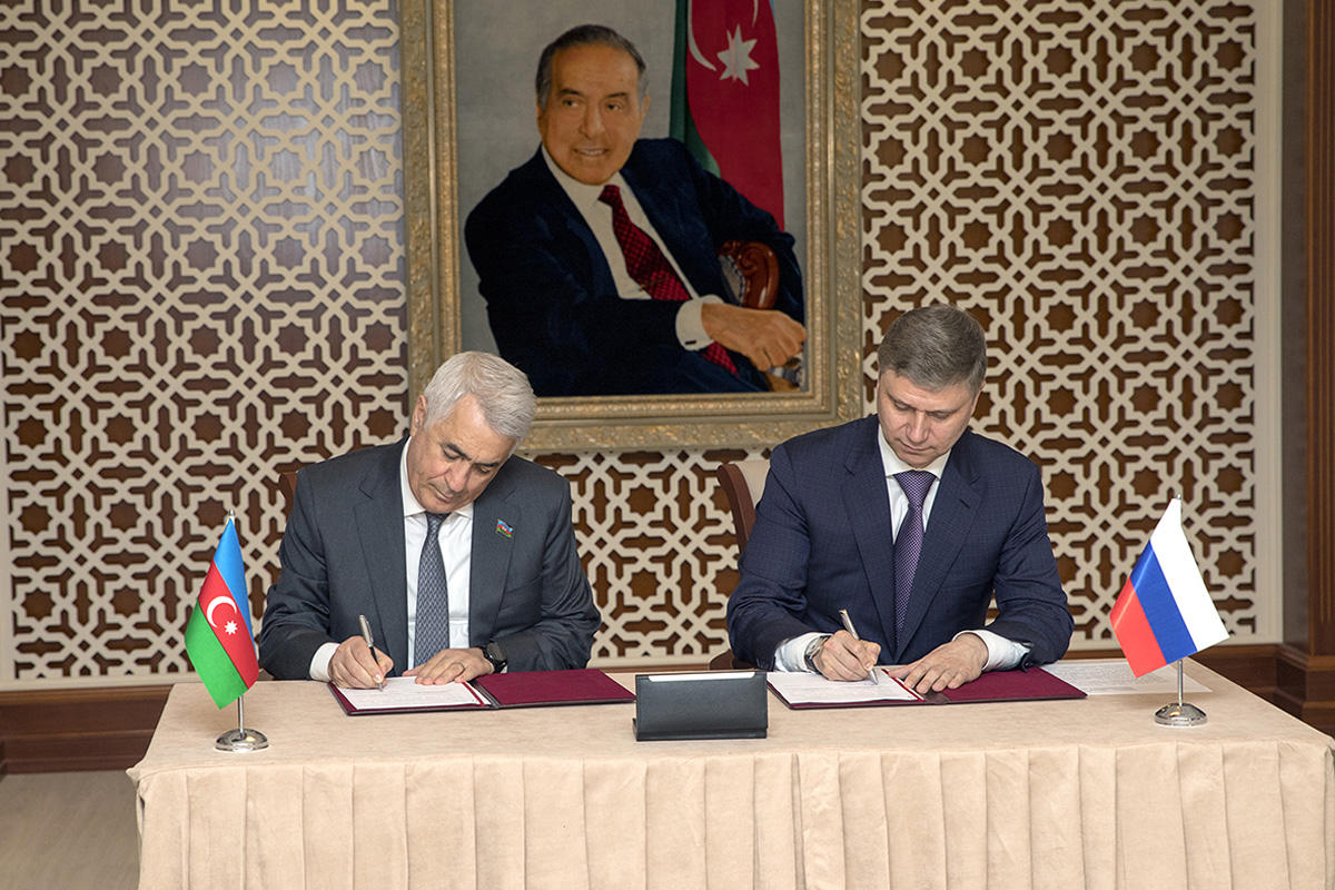 Azərbaycan və Rusiya dəmir yolları arasında memorandum imzalanıb (FOTO)