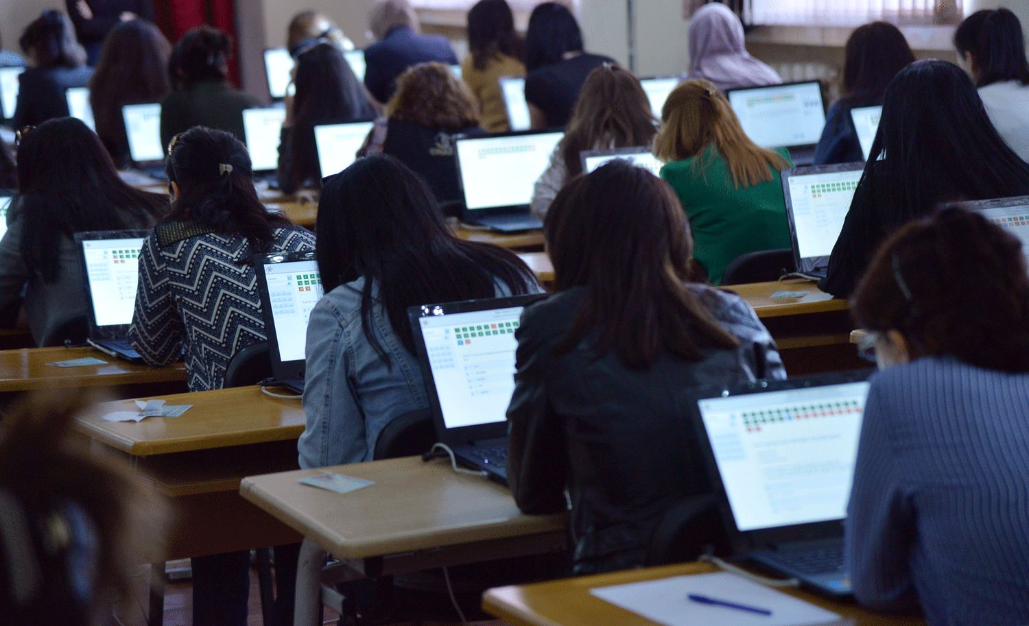 Начался тестовый экзамен по замещению вакантных должностей в школы Баку (ФОТО)