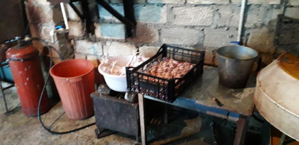 В Самухе обнаружен нелегальный цех по переработке кур (ФОТО)