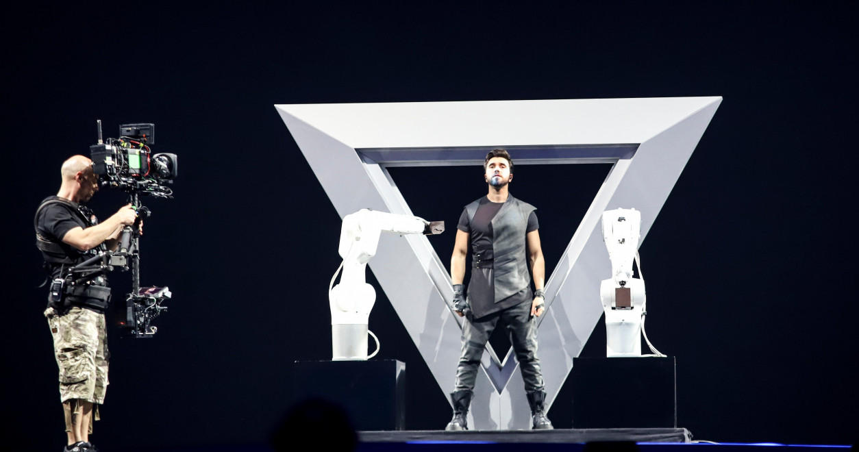 Роботы на сцене: первая репетиция Чингиза Мустафаева на "Евровидении 2019" (ФОТО, ВИДЕО)