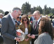 President Ilham Aliyev, First Lady Mehriban Aliyeva attend ceremony to mark May 9 - Victory Day in Baku (PHOTO)