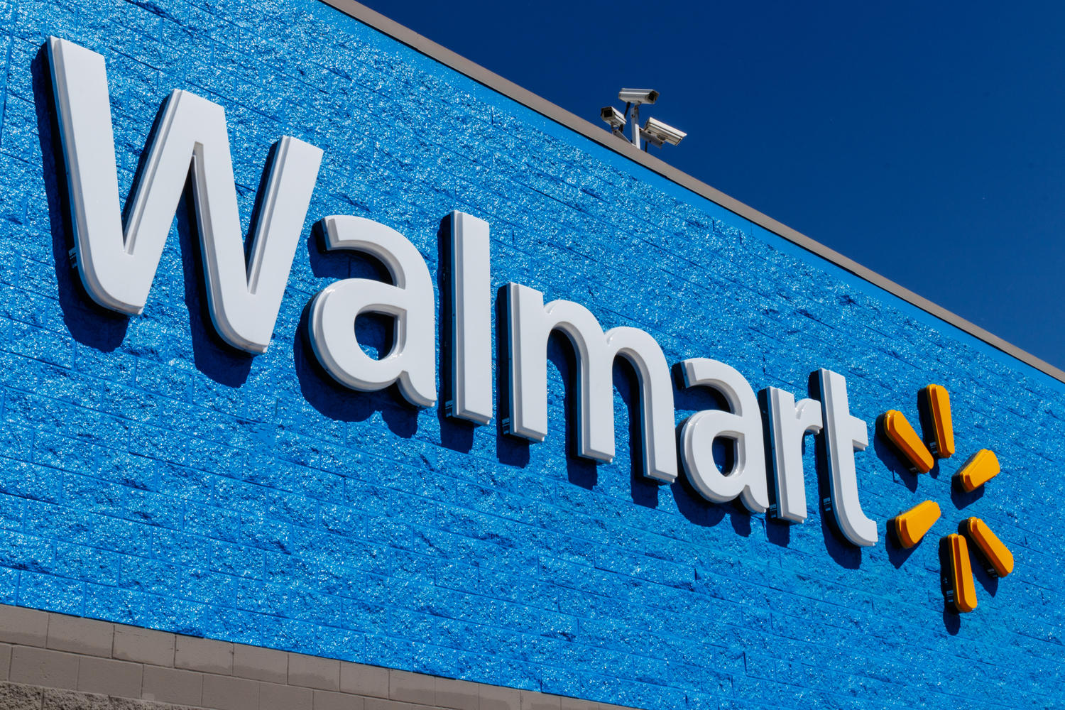 Минюст США подал иск к сети универмагов Walmart