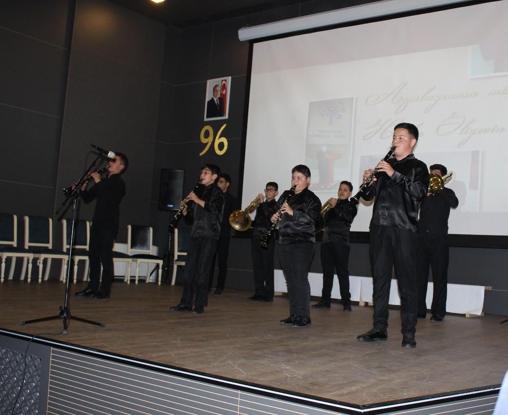 В Гяндже состоялся концерт, посвященный 96-летию со дня рождения общенационального лидера Гейдара Алиева (ФОТО)