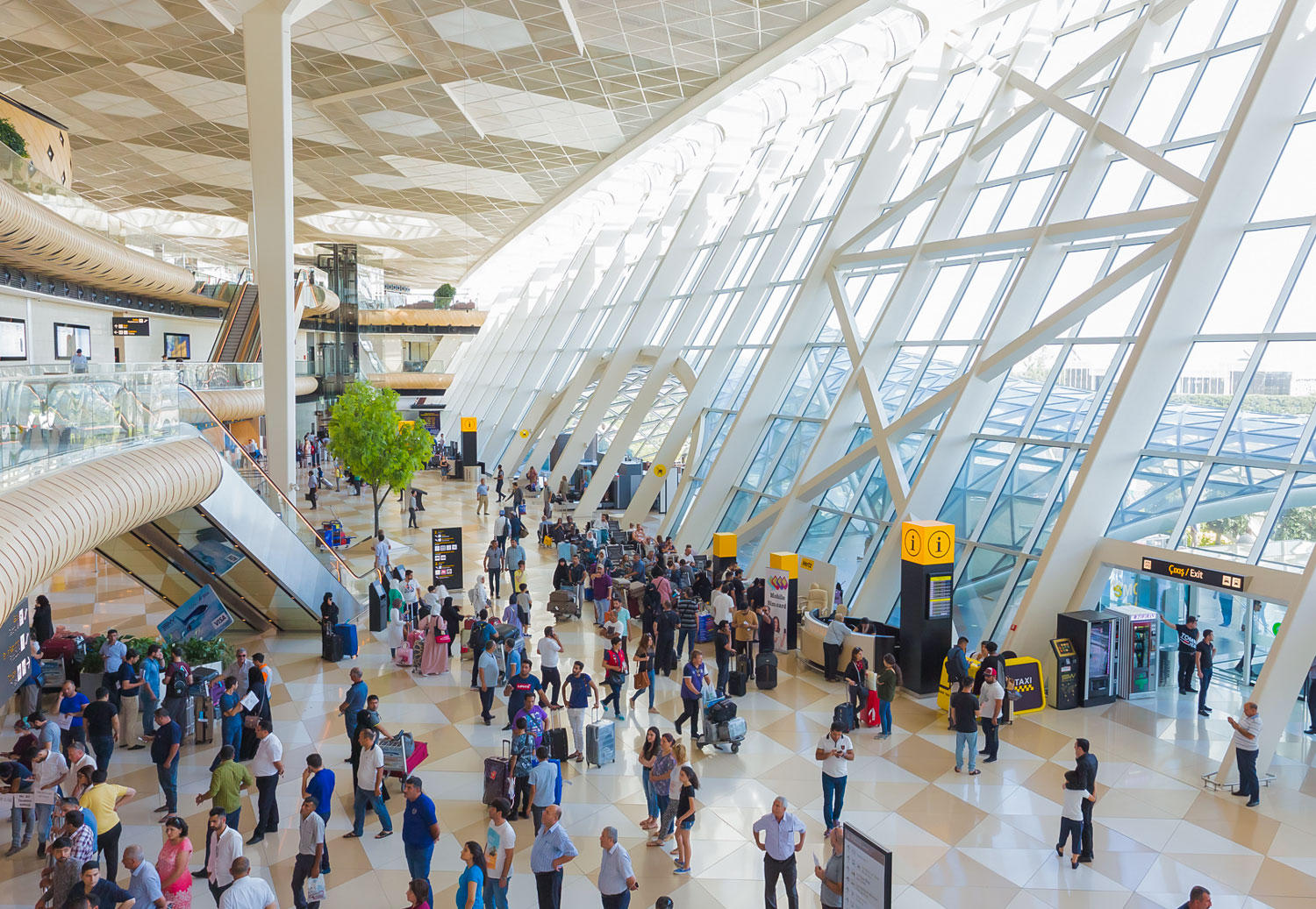 Azerbaijan’s airports served almost 1.5 million passengers in first four months 2019