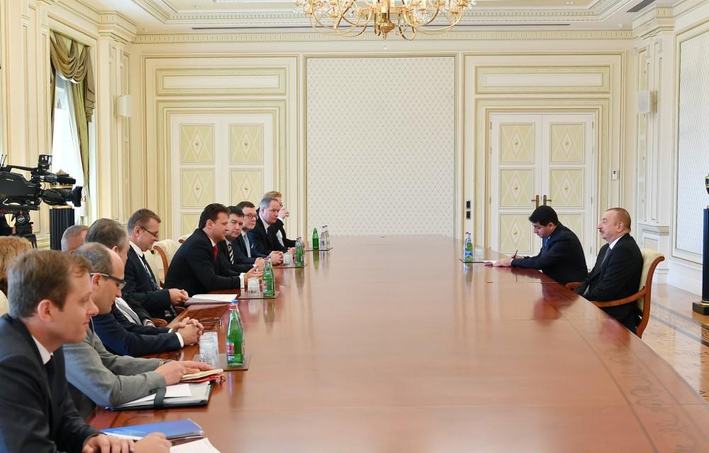 Президент Ильхам Алиев принял делегацию Палаты депутатов парламента Чехии