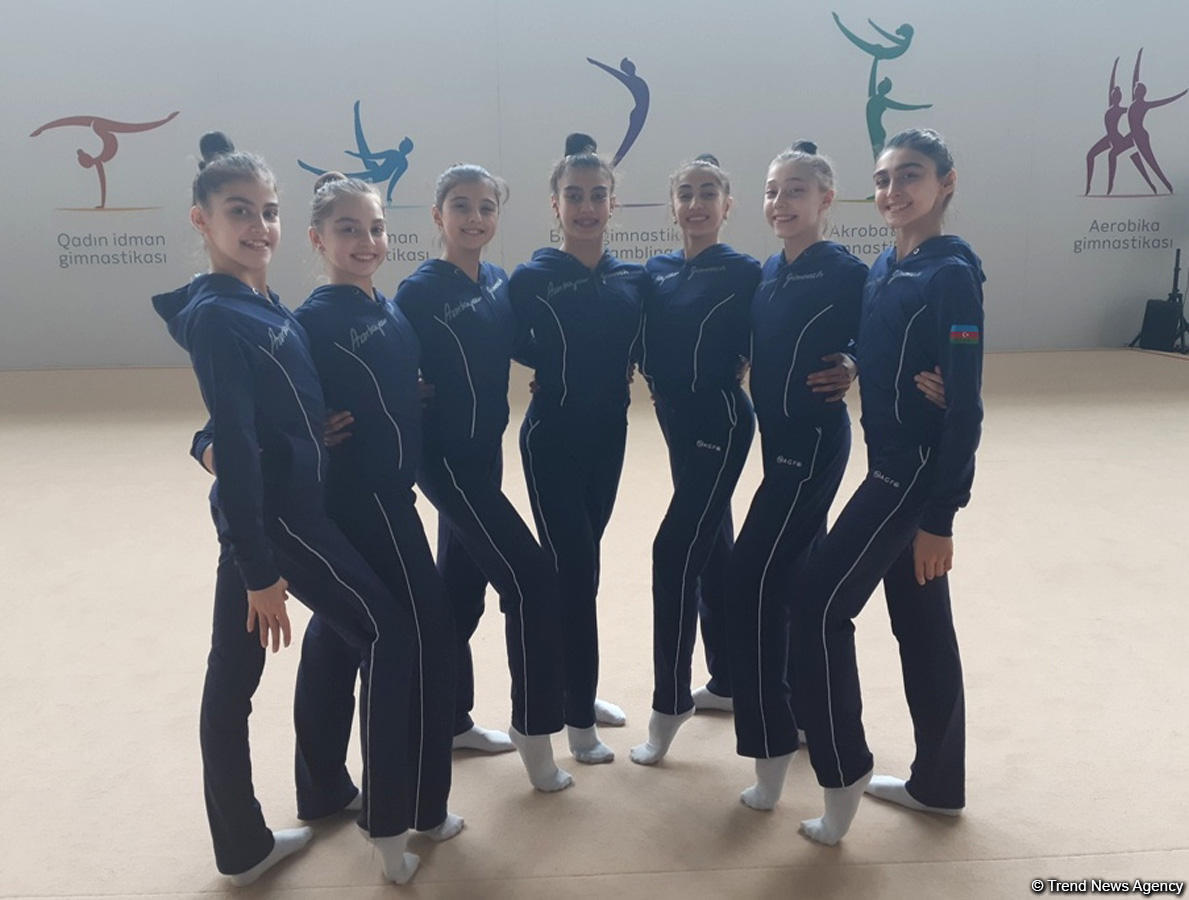 Команда Азербайджана прошла в финал Чемпионата Европы по художественной гимнастике в упражнениях с пятью обручами