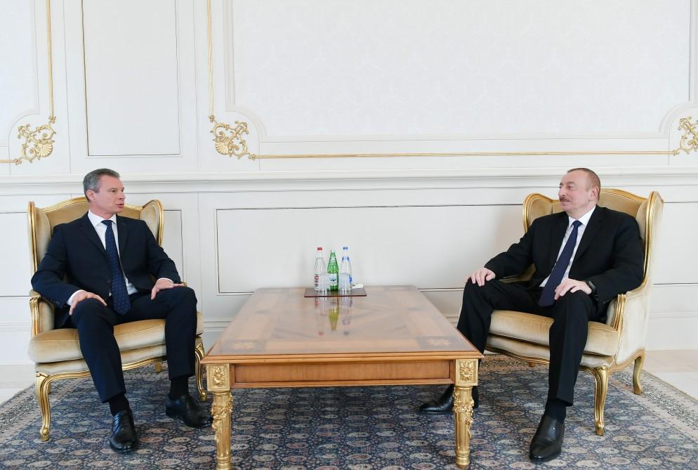 Президент Ильхам Алиев принял верительные грамоты нового посла Украины (ФОТО) (версия 2)
