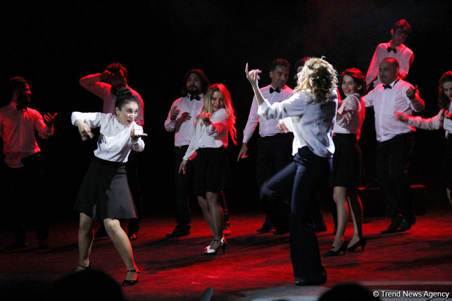 В Баку прошел красочный вечер 25-летия Государственного театра пантомимы (ФОТО)