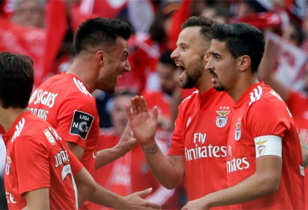 Benfica beat Juventus to reach Champions League last 16