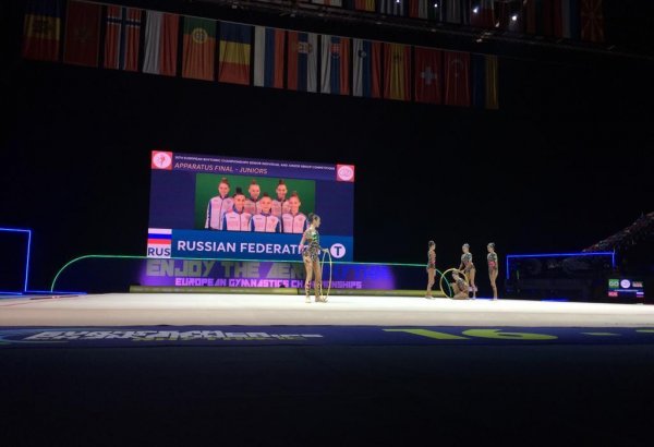 Команда России завоевала золотую медаль Чемпионата Европы в Баку в упражнениях с пятью обручами