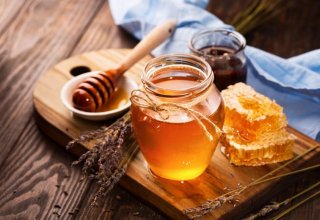 Минсельхоз рассматривает предложение по запрету на импорт меда в Азербайджан