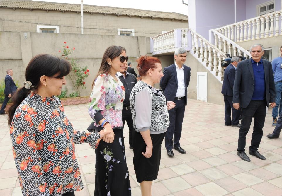 Первый вице-президент Мехрибан Алиева побывала в бакинском поселке Кюрдаханы (ФОТО)