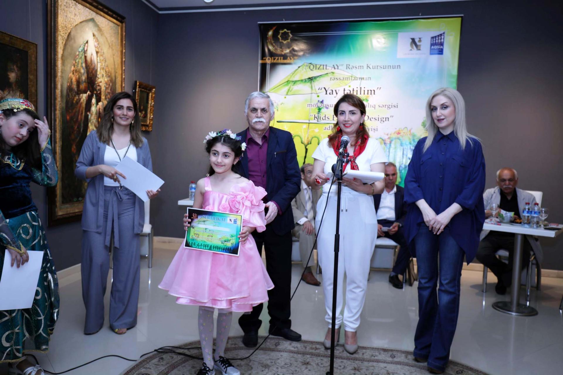 В Баку объединили моду и искусство – получилось очень красиво (ФОТО)