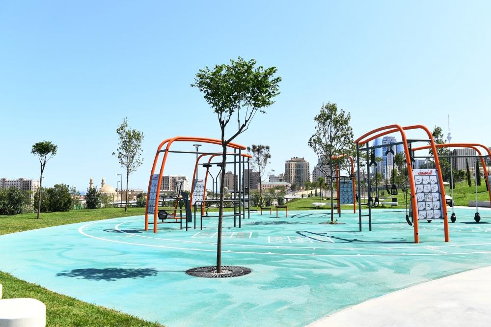 Azerbaijani president, first lady attend opening of garden and Central Park in Baku (PHOTO) (UPDATED)