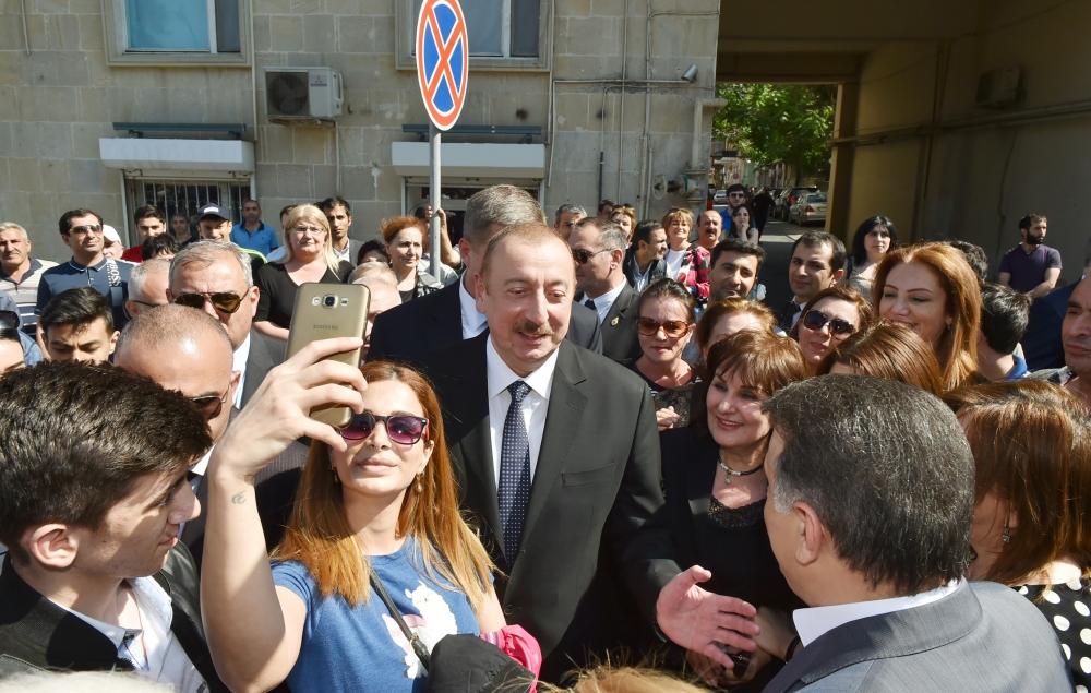 Azerbaijani president, first lady attend opening of garden and Central Park in Baku (PHOTO) (UPDATED)