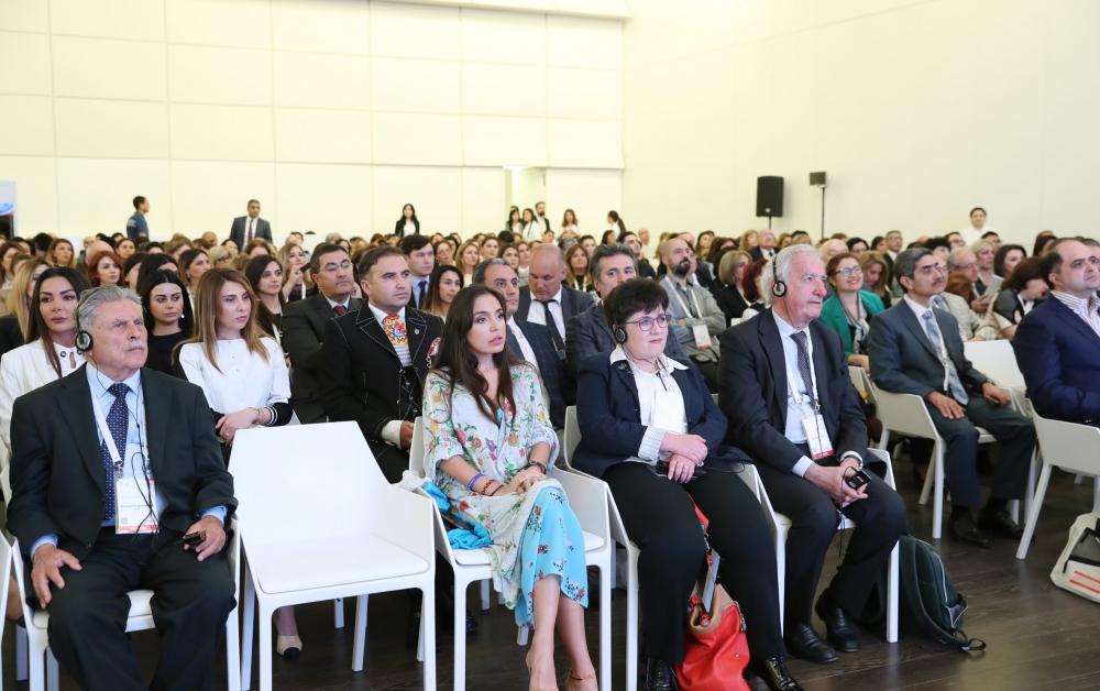 Вице-президент Фонда Гейдара Алиева Лейла Алиева приняла участие в I Азербайджанском международном конгрессе специалистов по гематологии (ФОТО)