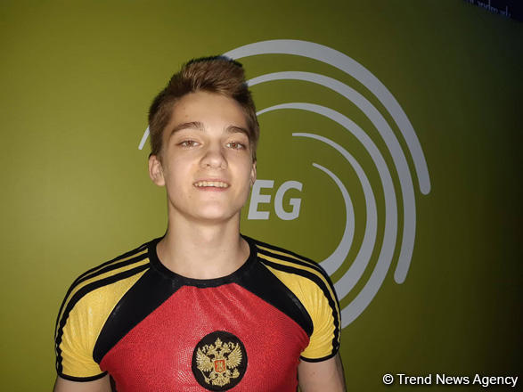 Антон Колобов завоевал золото на Чемпионате Европы в Баку в индивидуальной программе среди юниоров