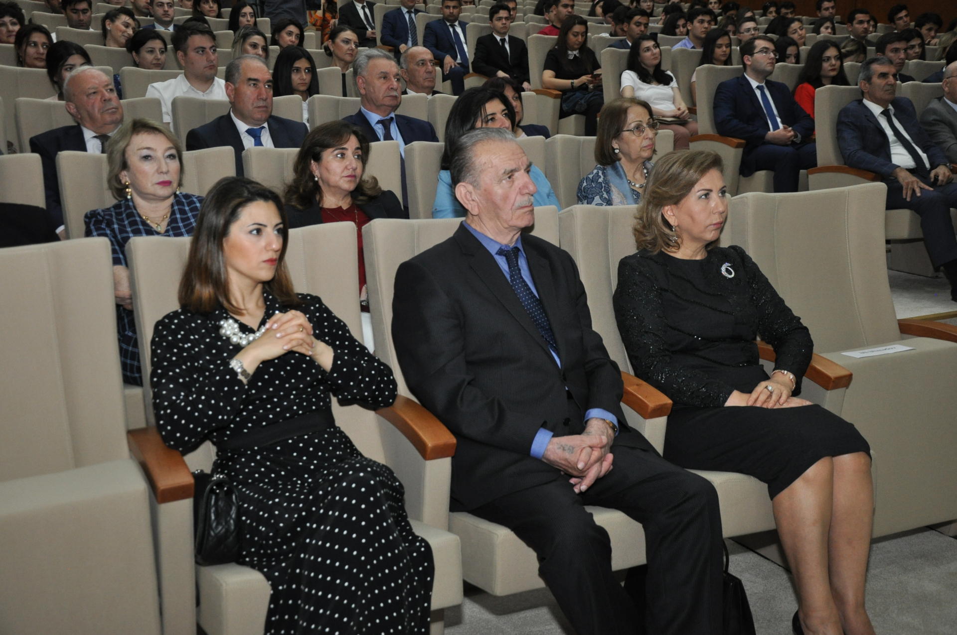В штаб-квартире правящей партии Азербайджана состоялся показ фильма,  посвященного АДР (ФОТО)