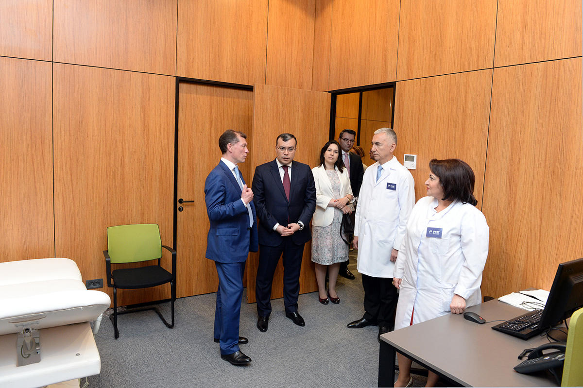 Российская делегация во главе с министром труда посетила Центр DOST в Баку (ФОТО)