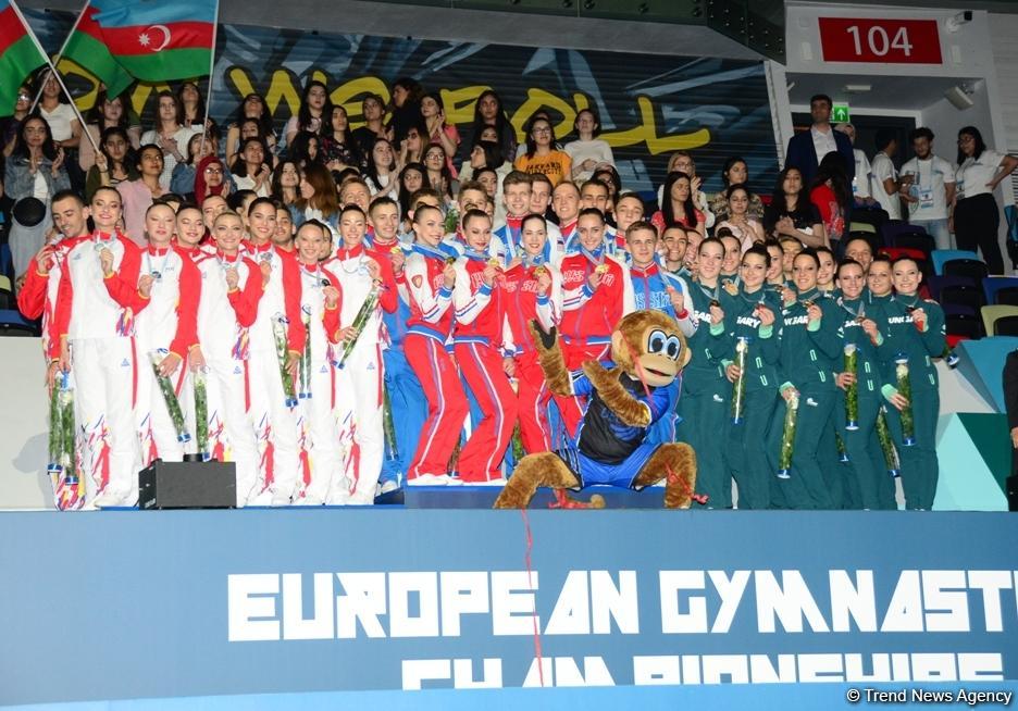 В Баку состоялась церемония награждения победителей Чемпионата Европы по аэробной гимнастике в командном зачете среди взрослых гимнастов (ФОТО)
