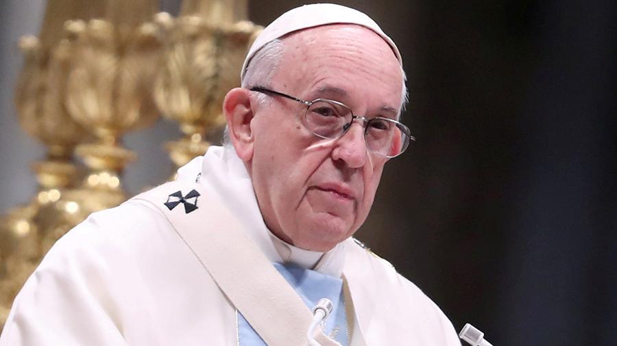Pope criticises people going on holiday to flee COVID lockdowns